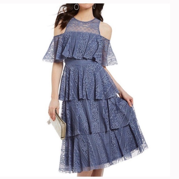Gianni Bini Dresses & Skirts - Gianni Bini tiered lace cold-shoulder dress
